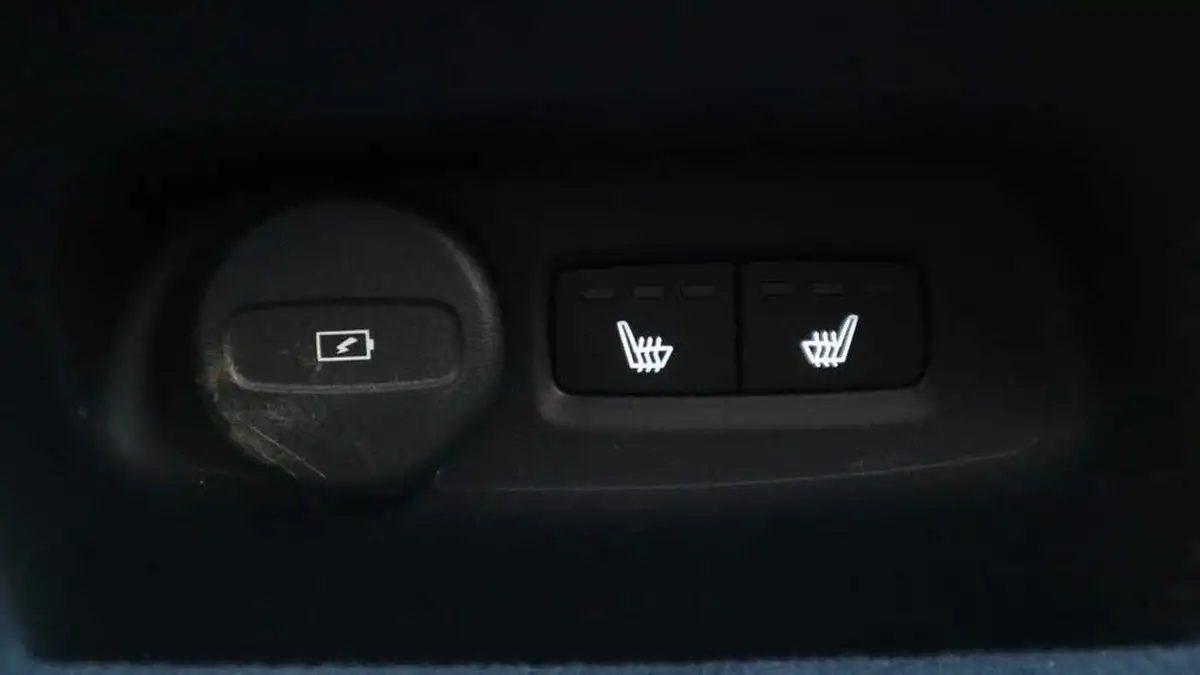 2022-volvo-c40-e-twin-recharge-pro-big-19