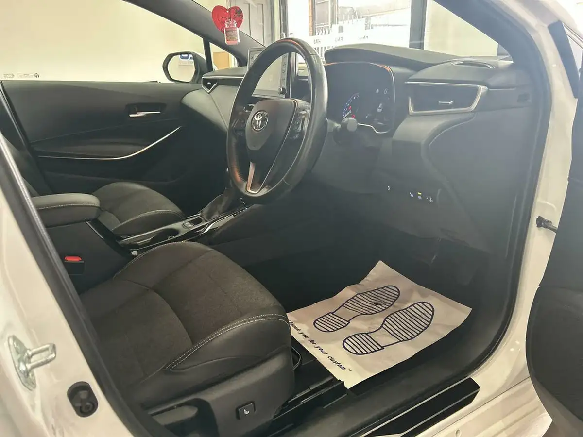 2021-toyota-corolla-18-vvt-i-design-trk-touring-sports-5d-big-16