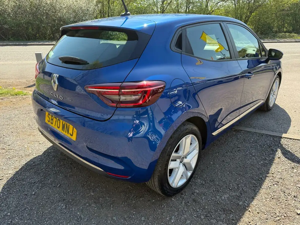 2021-renault-clio-10-sce-play-75bhp-big-2