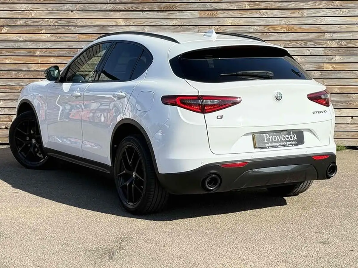 2020-alfa-romeo-stelvio-20-nero-edizione-big-13
