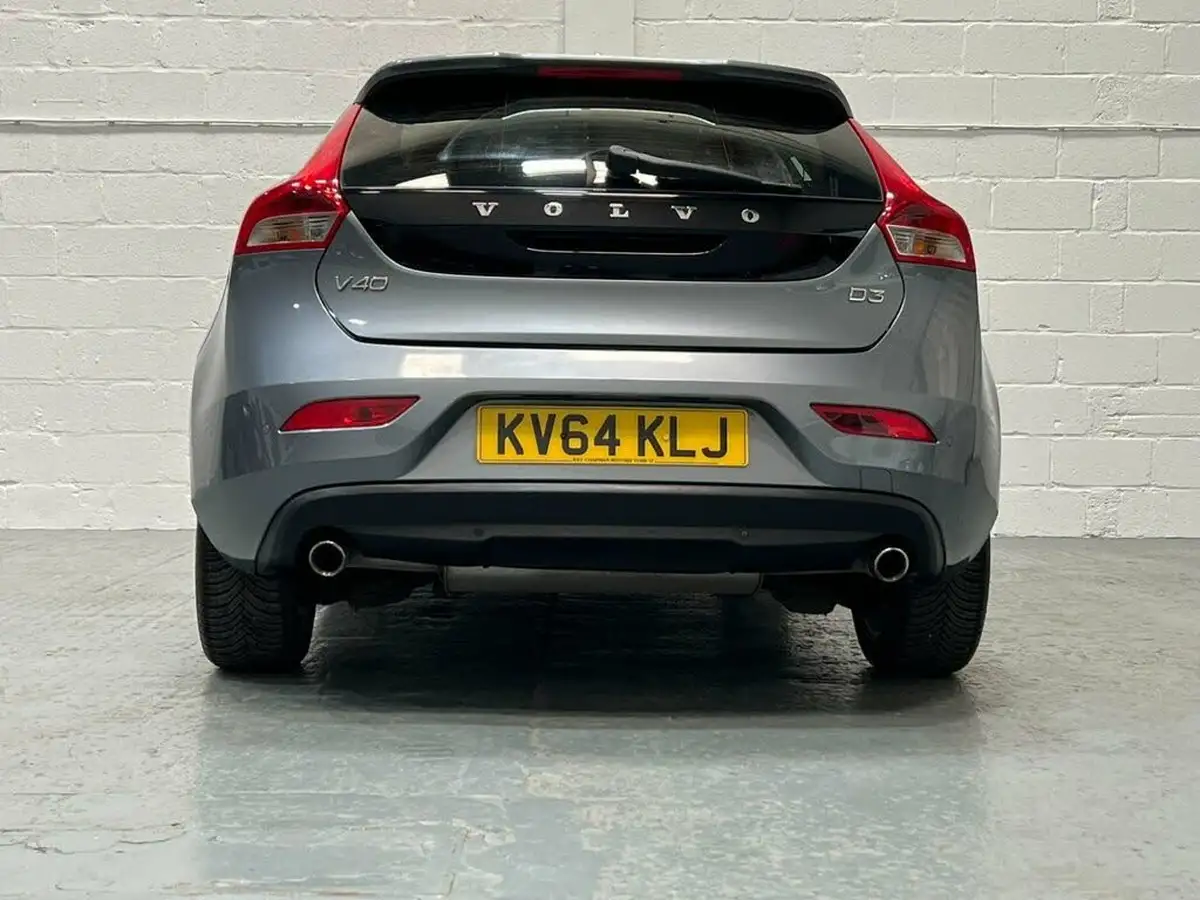 2014-volvo-v40-20td-d3-se-lux-big-8