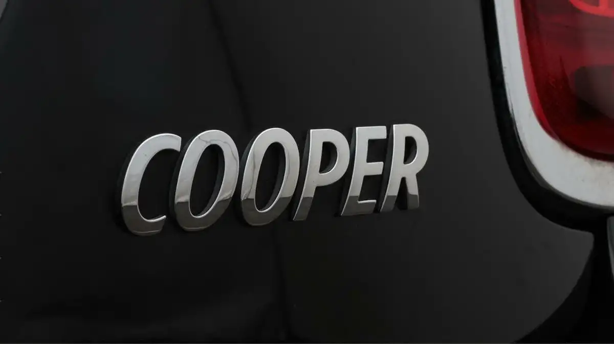 2020-mini-cooper-15-cooper-classic-hatchback-3d-auto-big-21