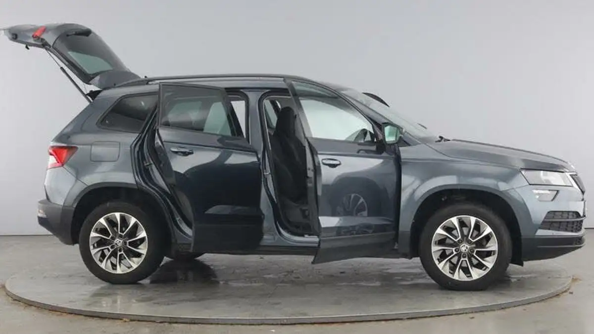 2021-skoda-karoq-15-tsi-se-drive-big-9