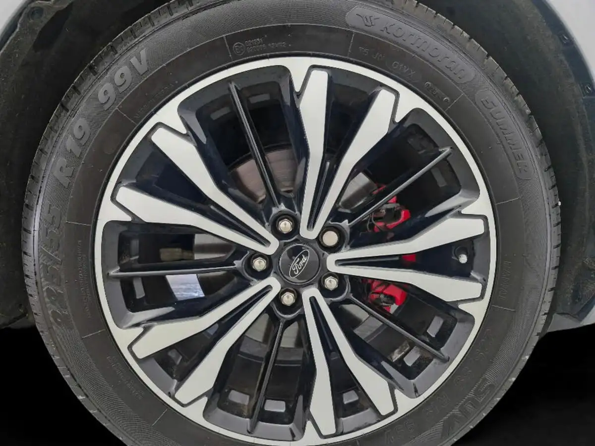 2020-ford-kuga-15-st-line-x-edition-big-14