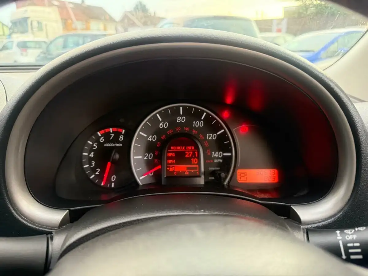 2012-nissan-micra-12-acenta-97bhp-5d-1198cc-cvt-big-34