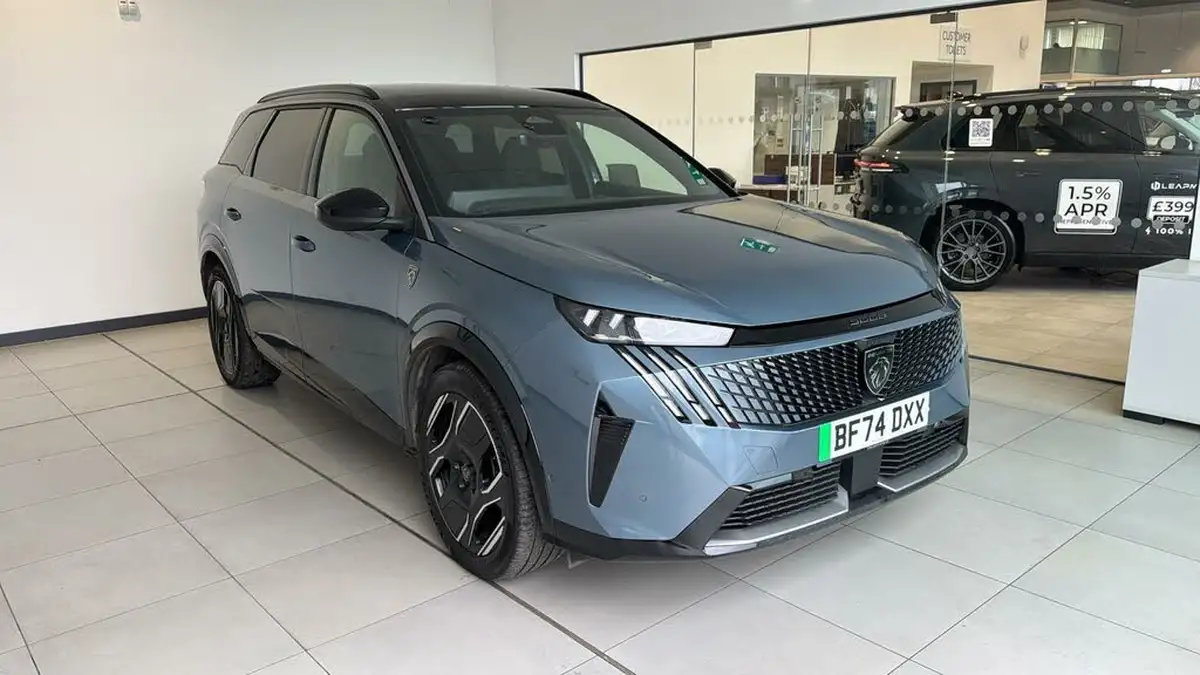 2024-peugeot-5008-suv-big-4