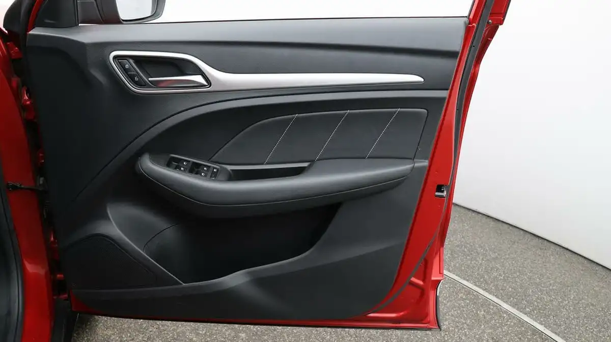 2021-mg-zs-suv-e-exclusive-ev-big-15
