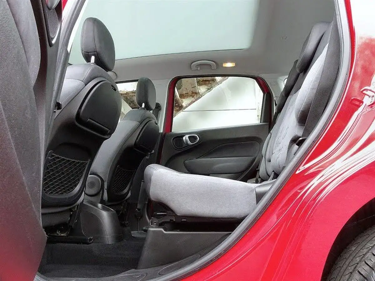 2014-fiat-500l-16td-lounge-105bhp-ss-big-14
