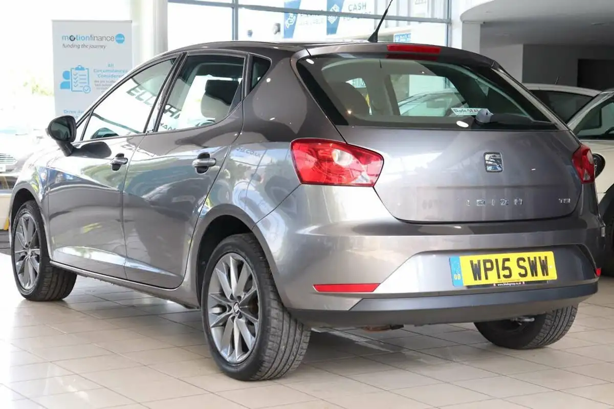 2015-seat-ibiza-12-i-tech-hatchback-5d-big-5