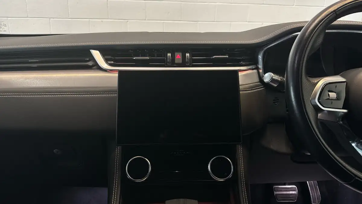 2022-jaguar-f-pace-20-p400e-r-dynamic-se-big-11