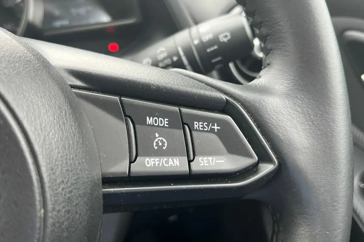 2018-mazda-mazda2-15-sport-black-big-23