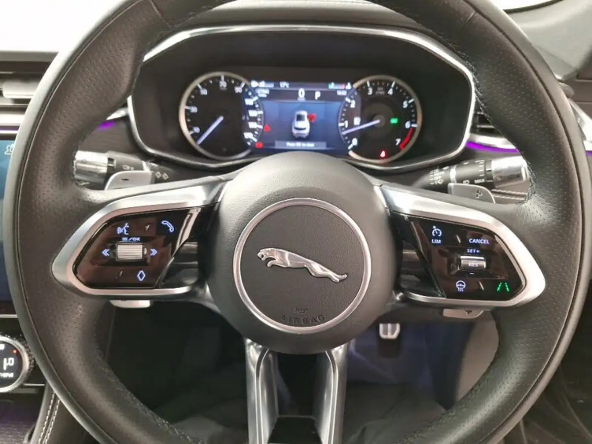 2022-jaguar-f-pace-20-p250-r-dynamic-black-big-18