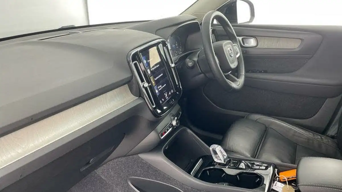 2022-volvo-xc40-15-t5-inscription-pro-big-1