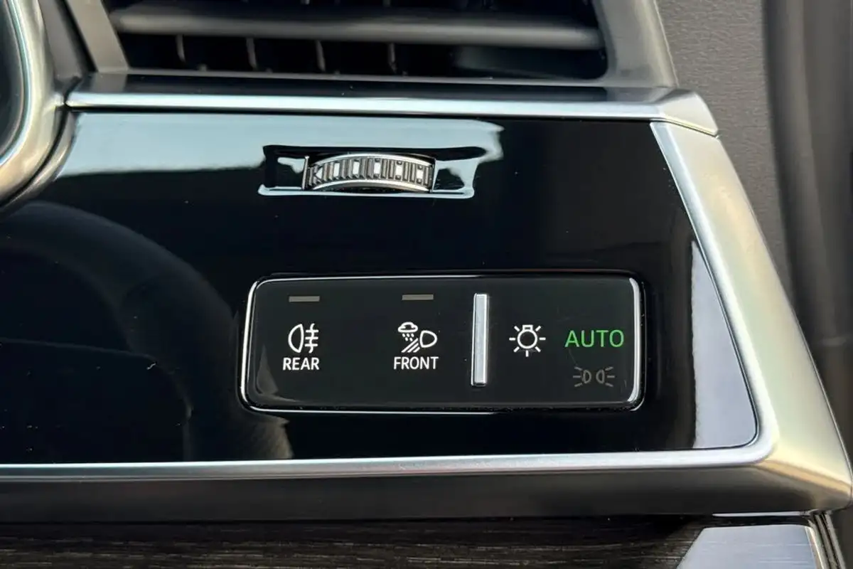 2025-audi-q8-30-50-tdi-black-edition-big-50