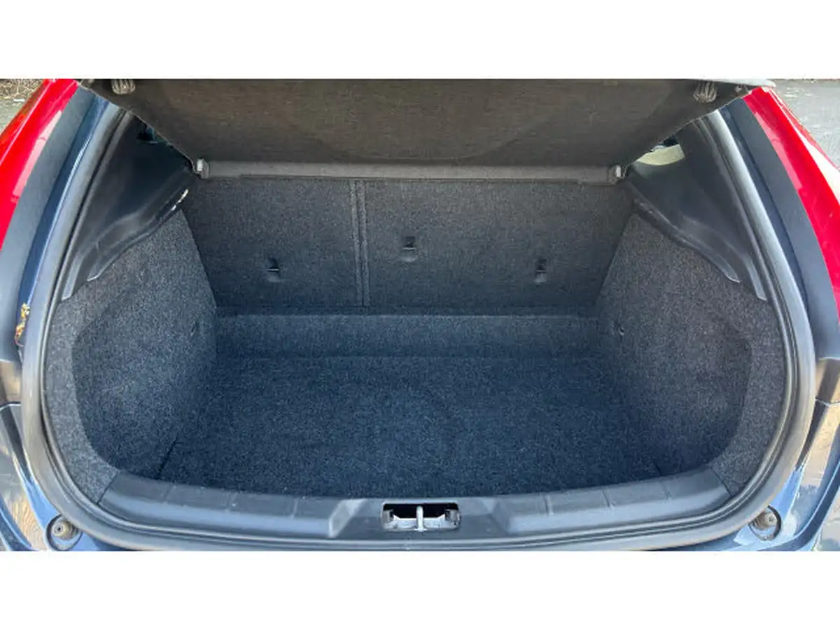 2016-volvo-v40-20-t3-cross-country-pro-big-16