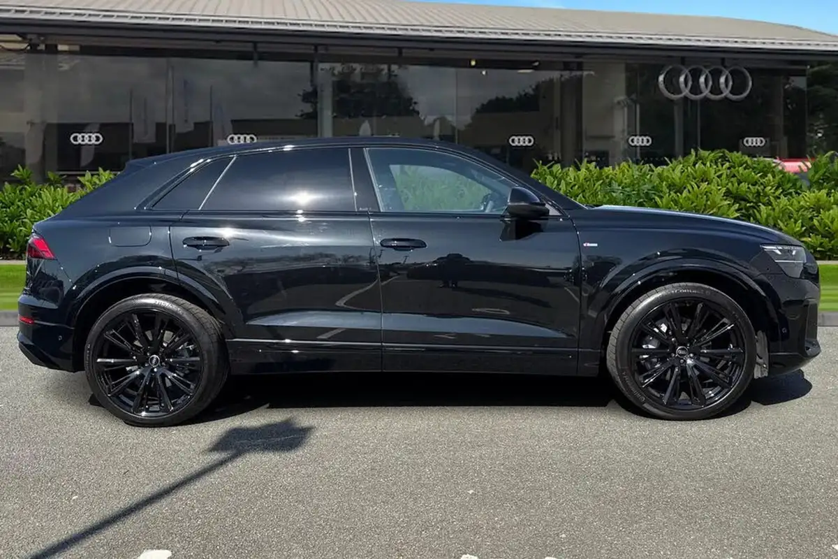 2025-audi-q8-30-50-tdi-black-edition-big-2