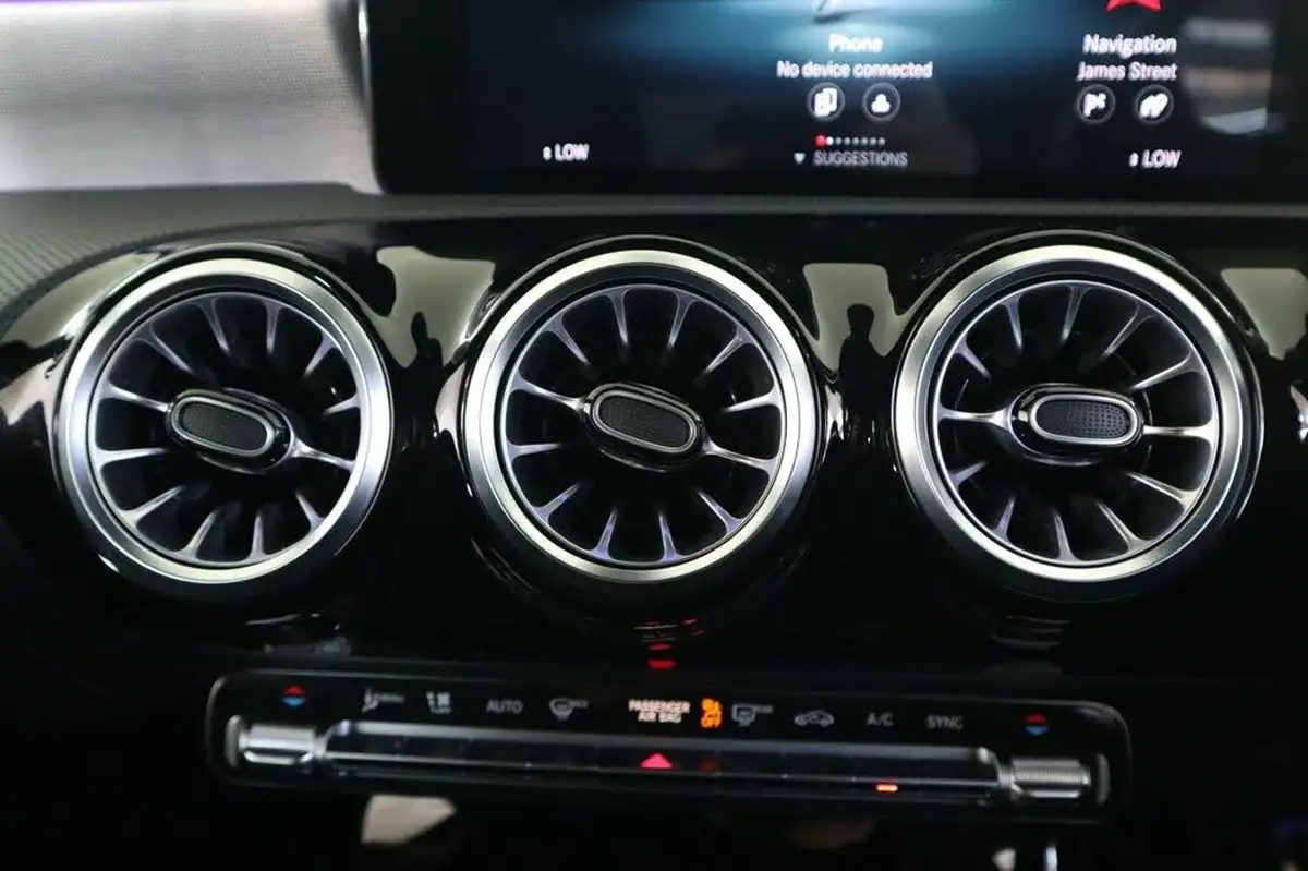 2022-mercedes-benz-a-class-20-a250-amg-line-premium-edition-hatchback-5d-big-29