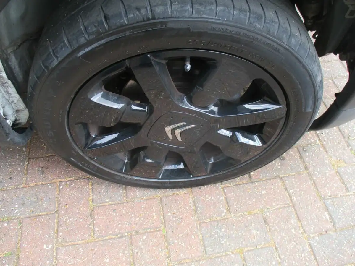 2017-citroen-c4-cactus-12-puretech-flair-82ps-big-27