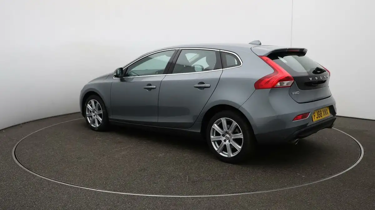 2018-volvo-v40-15-t3-inscription-big-61