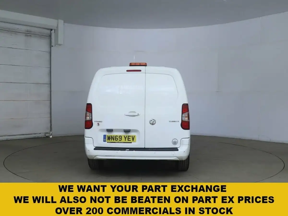 2020-vauxhall-combo-15cdti-le-nav-2300-l2h1-big-4