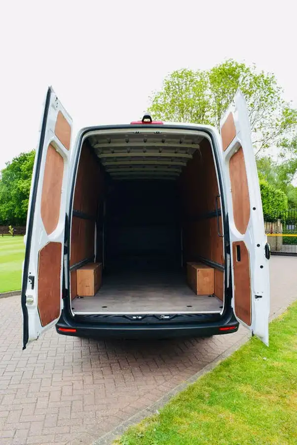 2023-mercedes-benz-sprinter-big-9