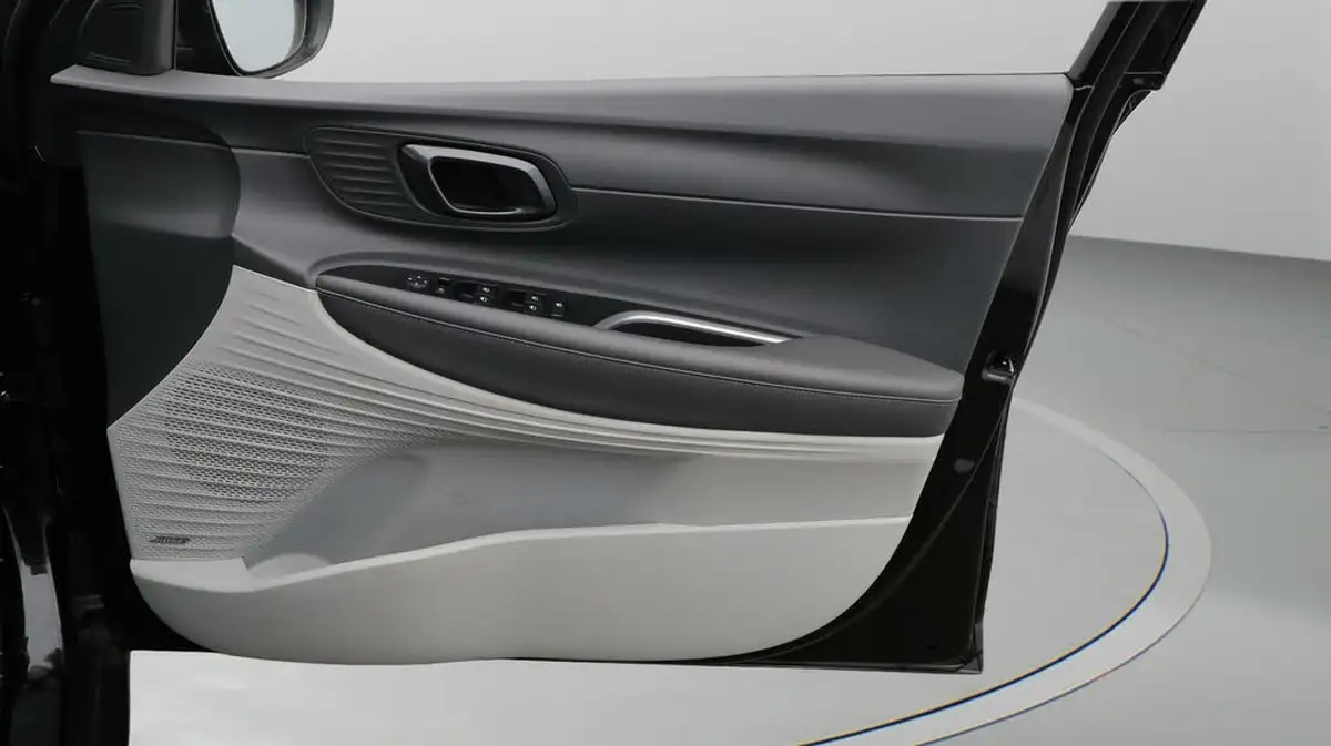 2024-hyundai-bayon-10-t-gdi-ultimate-100ps-48-volt-mhev-dct-big-15