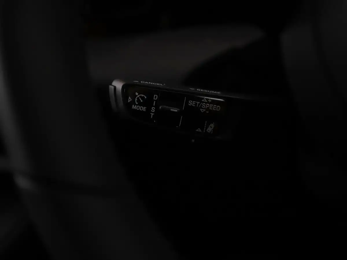 2025-porsche-macan-e-4-electric-big-33