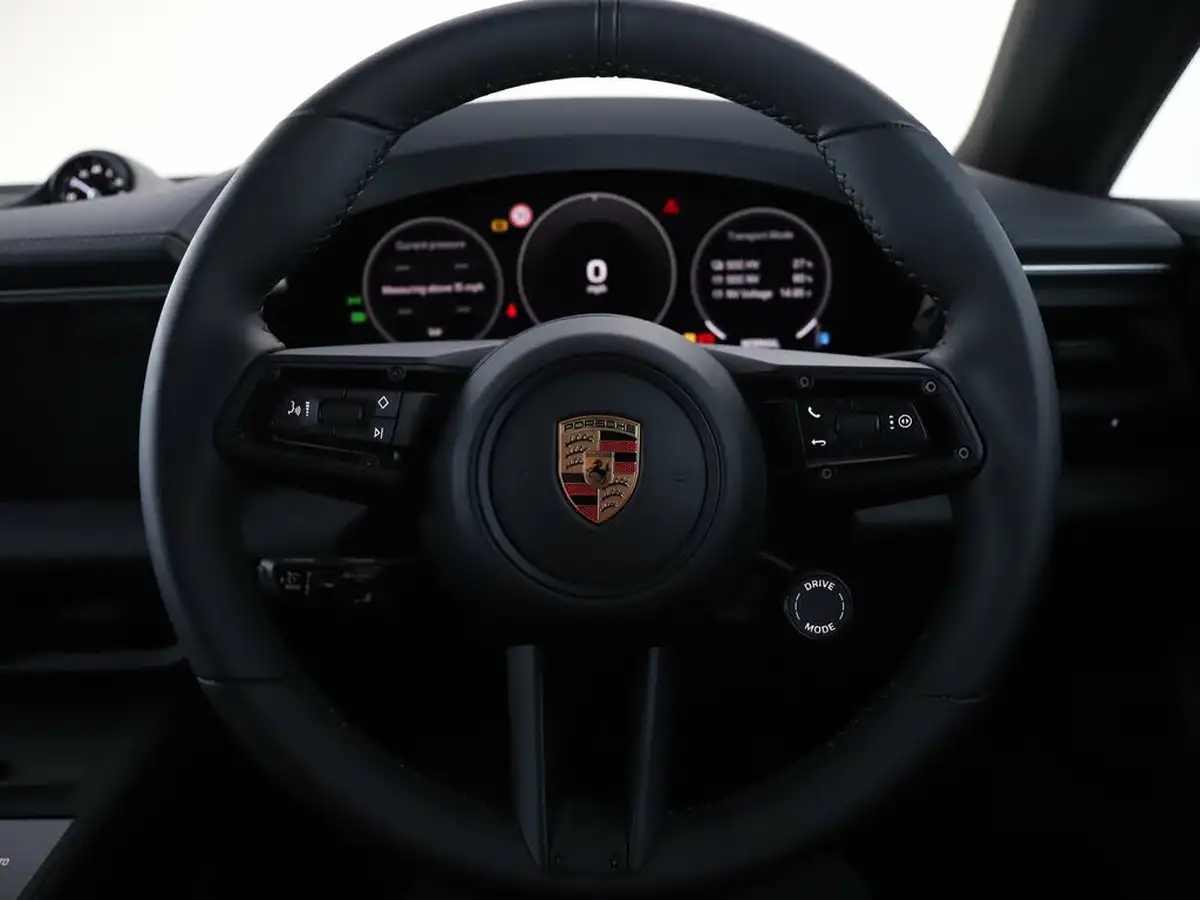 2025-porsche-macan-e-4-electric-big-9