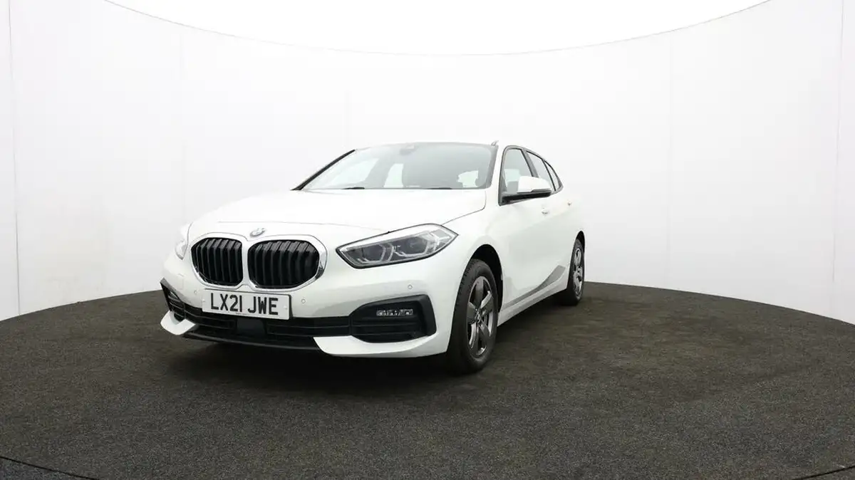 2021-bmw-1-series-15-118i-se-lcp-big-56