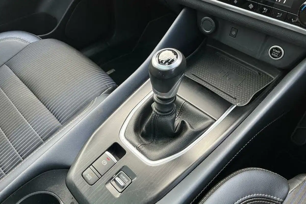 2022-nissan-qashqai-13-dig-t-tekna-140ps-mild-hybrid-big-37