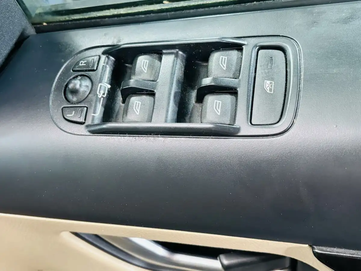 2012-land-rover-freelander-2-22sd4-hse-lux-big-13
