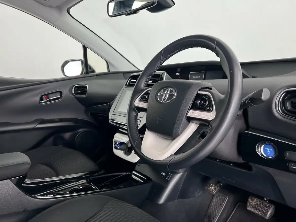 2019-toyota-prius-18-vvt-i-business-edition-plus-ss-cvt-big-15