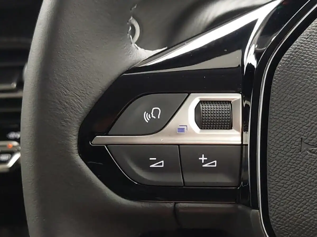 2024-peugeot-208-12-puretech-allure-big-17