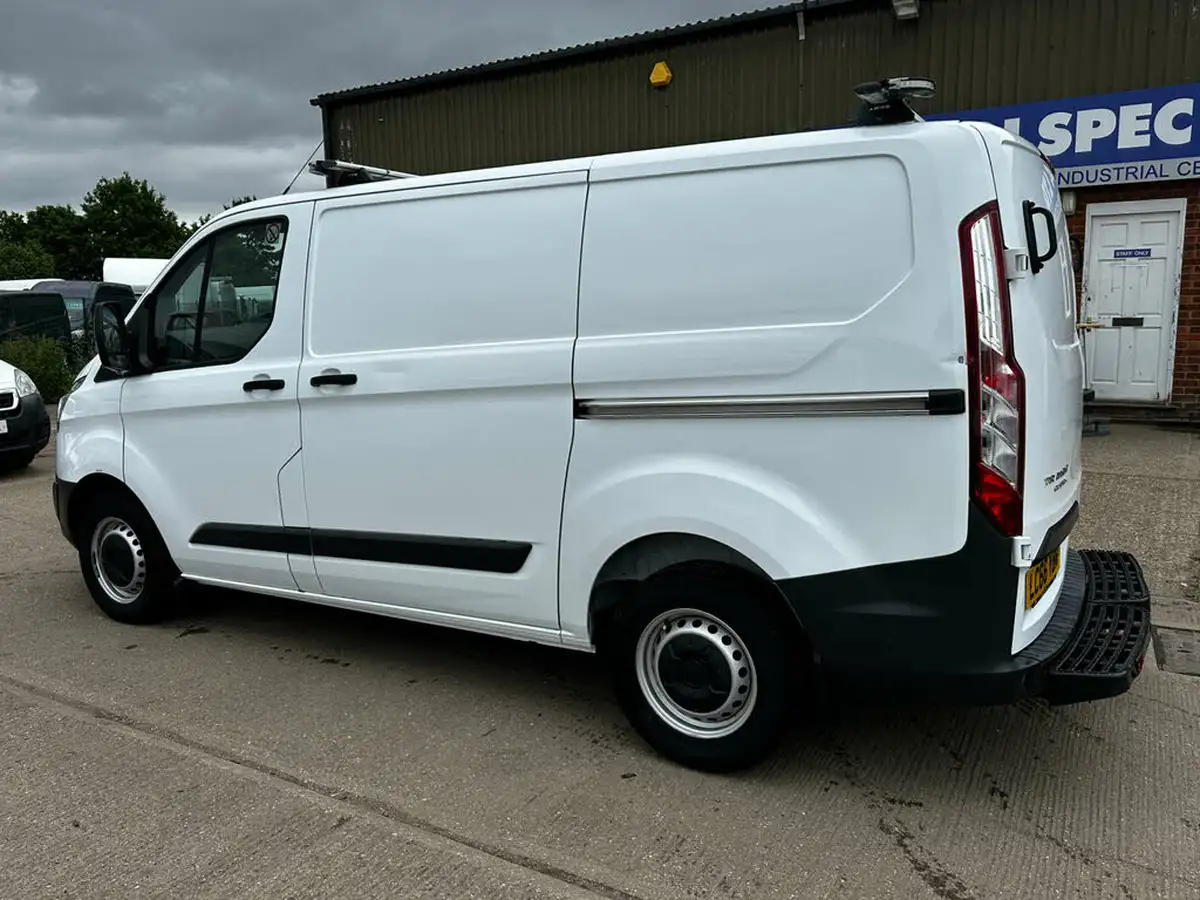 2016-ford-transit-custom-20tdci-310-l1h1-105pseu6-panel-van-big-6