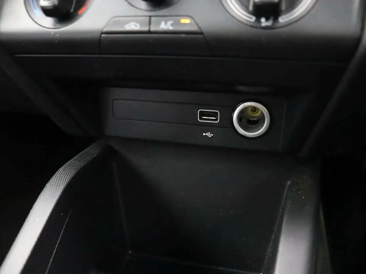2018-skoda-fabia-10-mpi-se-ss-hatchback-big-32