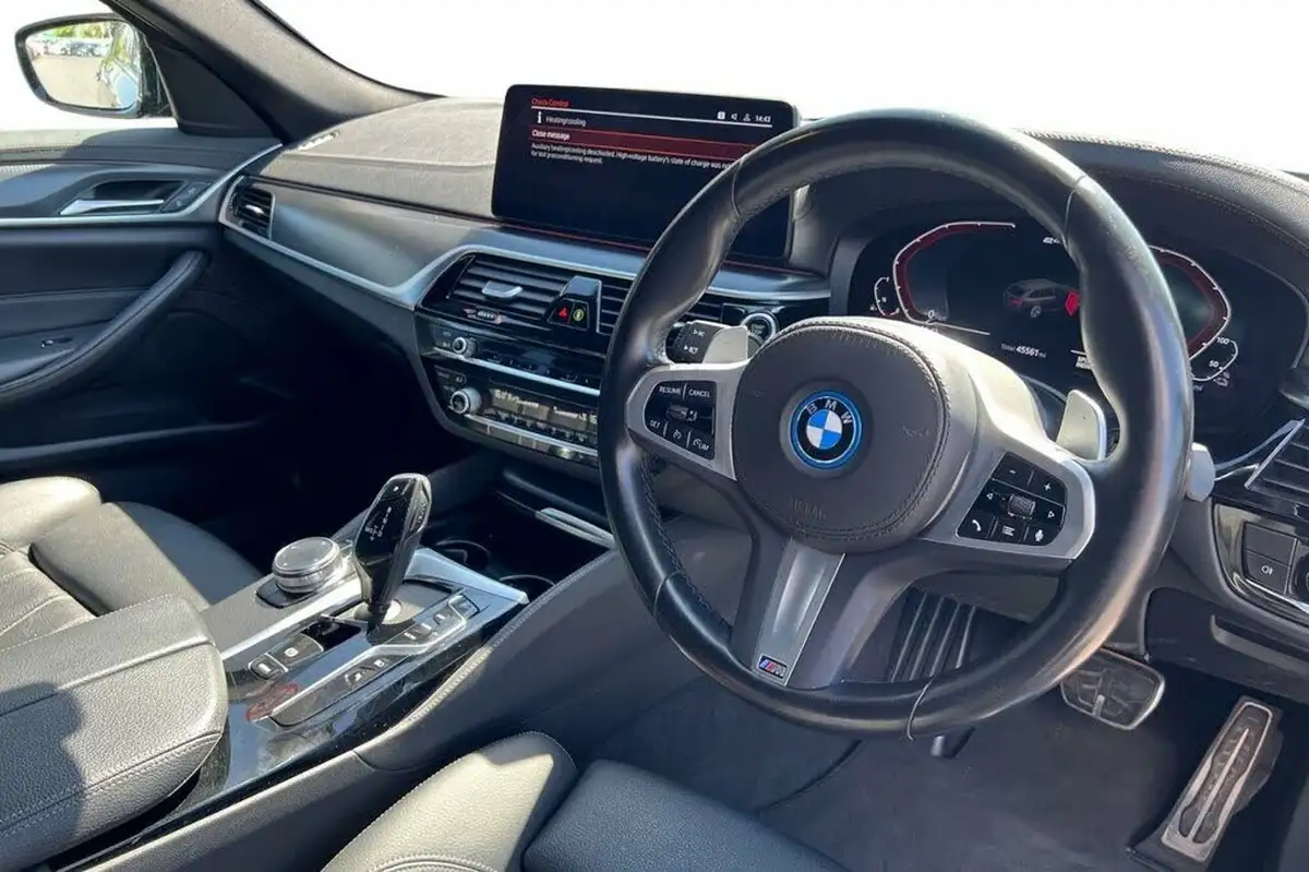 2022-bmw-5-series-20-530e-m-sport-touring-5d-big-8