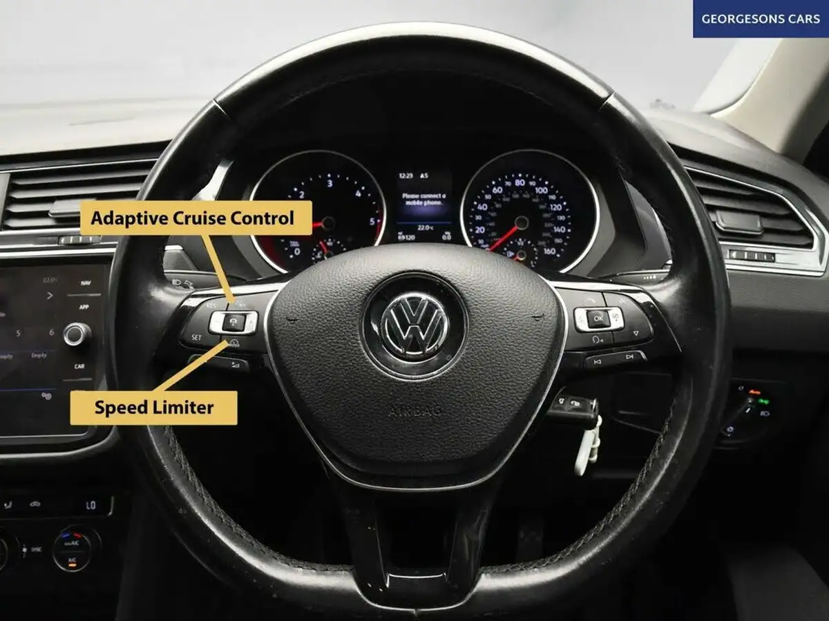 2018-volkswagen-tiguan-20tdi-se-navigation-150ps-4motion-ss-big-24