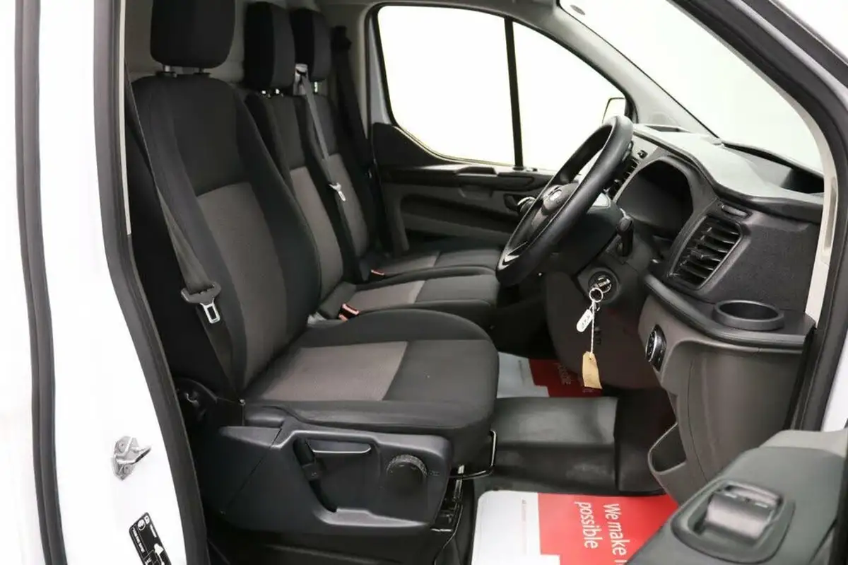 2020-ford-transit-custom-20tdci-280-l1h1-leader-105pseu6dt-panel-van-big-22