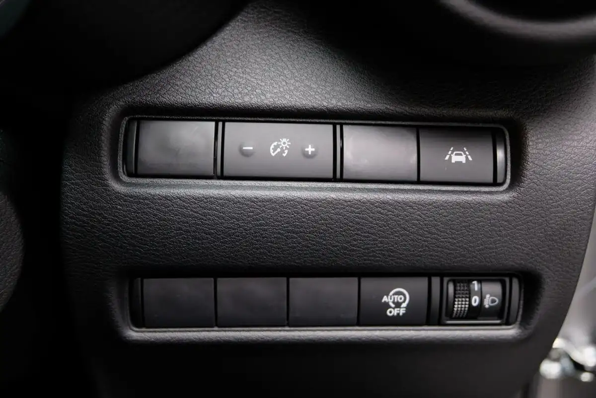 2024-nissan-juke-10-dig-t-n-connecta-dct-big-19