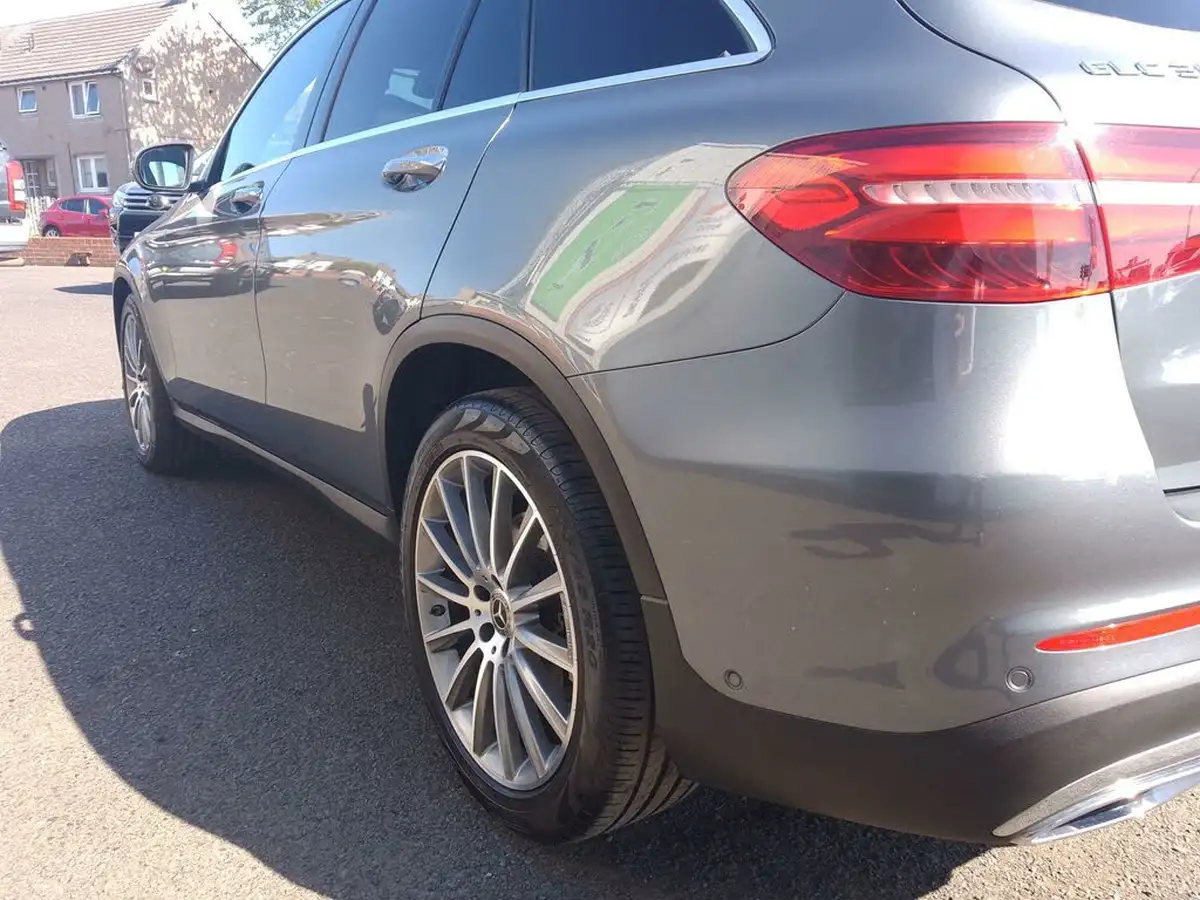 2017-mercedes-benz-glc-class-30-d-glc350d-amg-line-premium-plusss-station-wagon-5d-big-17