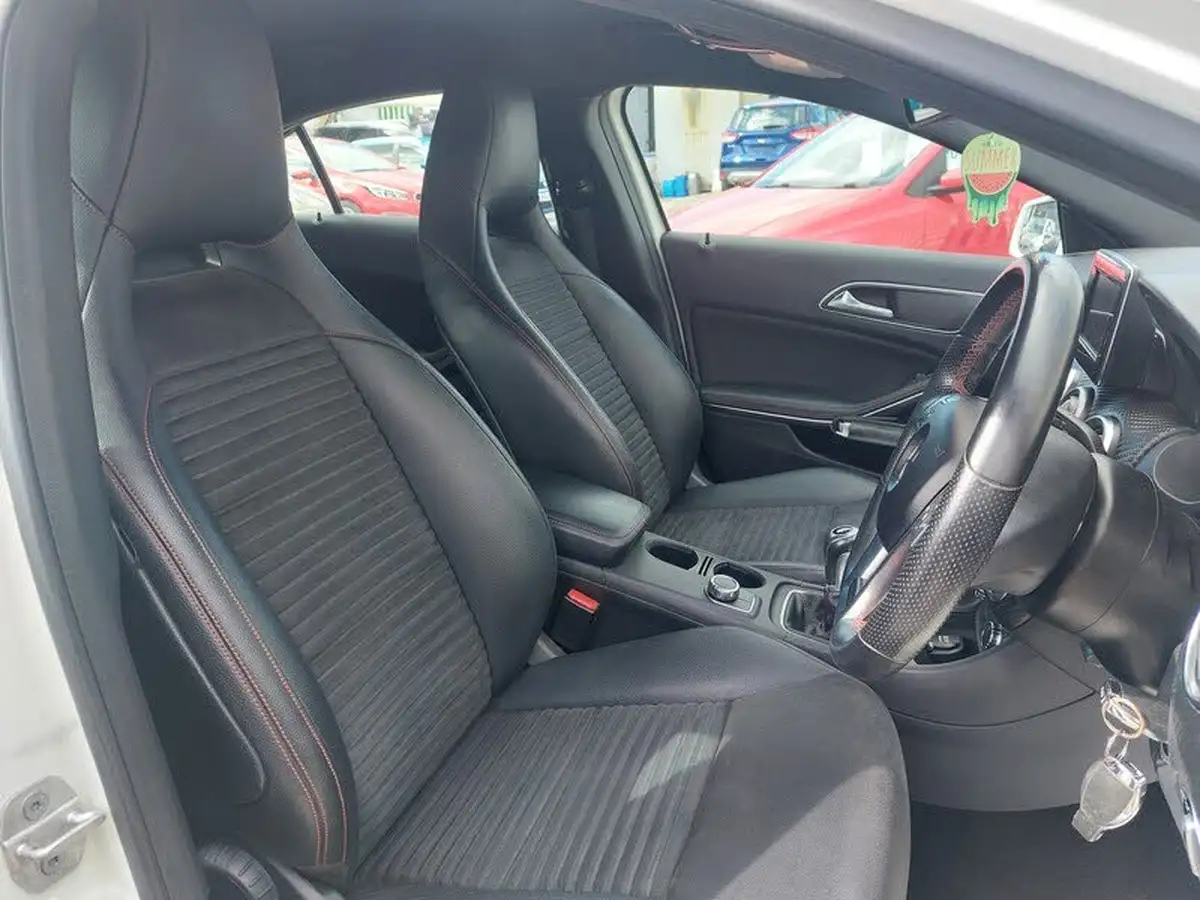 2013-mercedes-benz-a-class-15-cdi-a180-amg-sport-109ps-blueefficiency-big-14