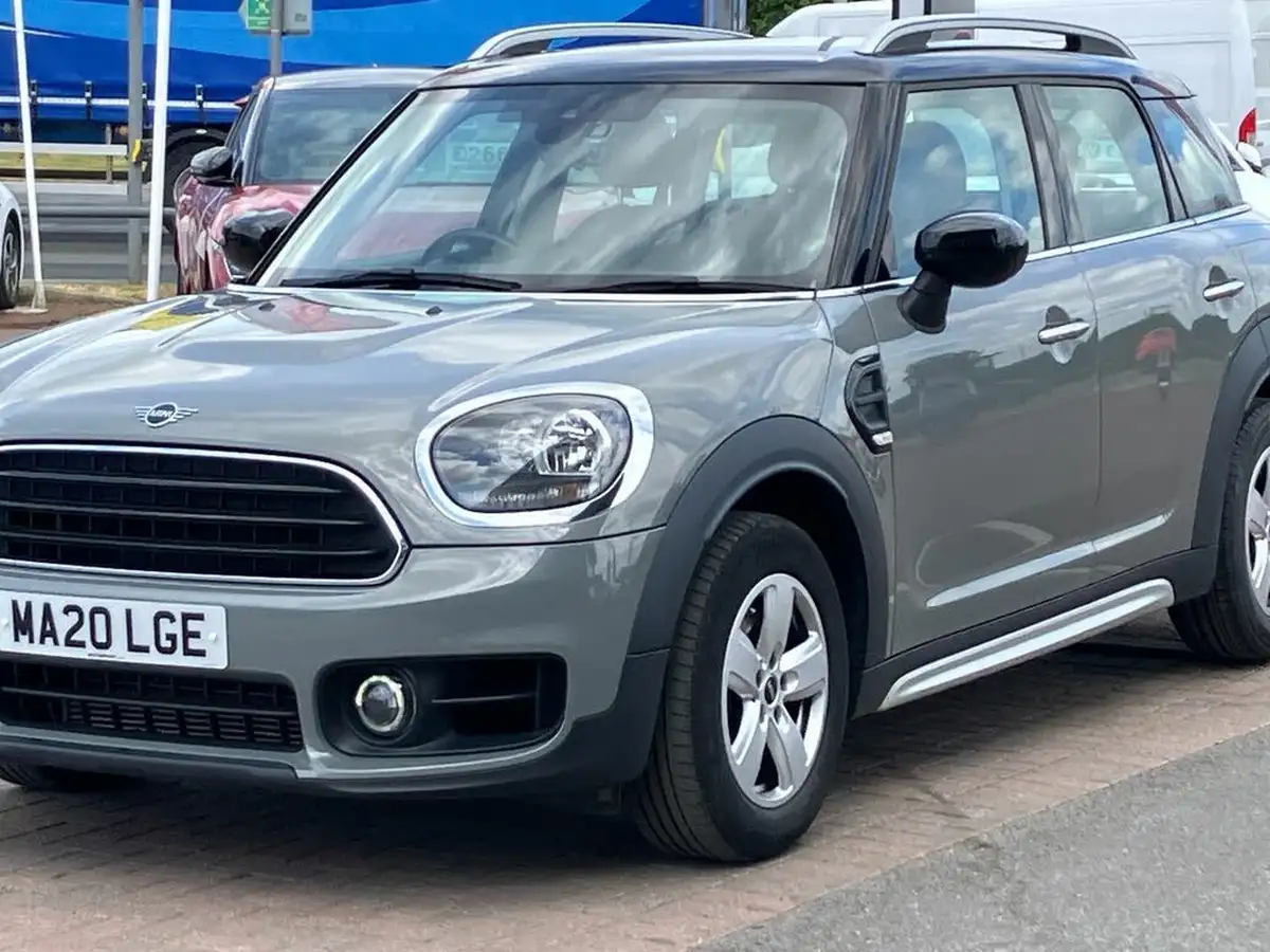 2020-mini-countryman-15-cooper-classic-big-30