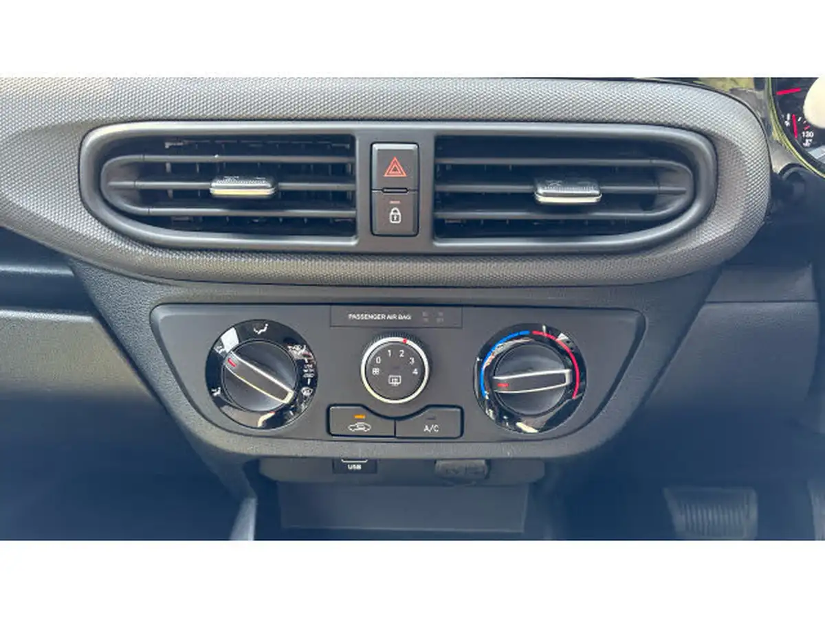2023-hyundai-i10-12-se-connect-auto-big-37