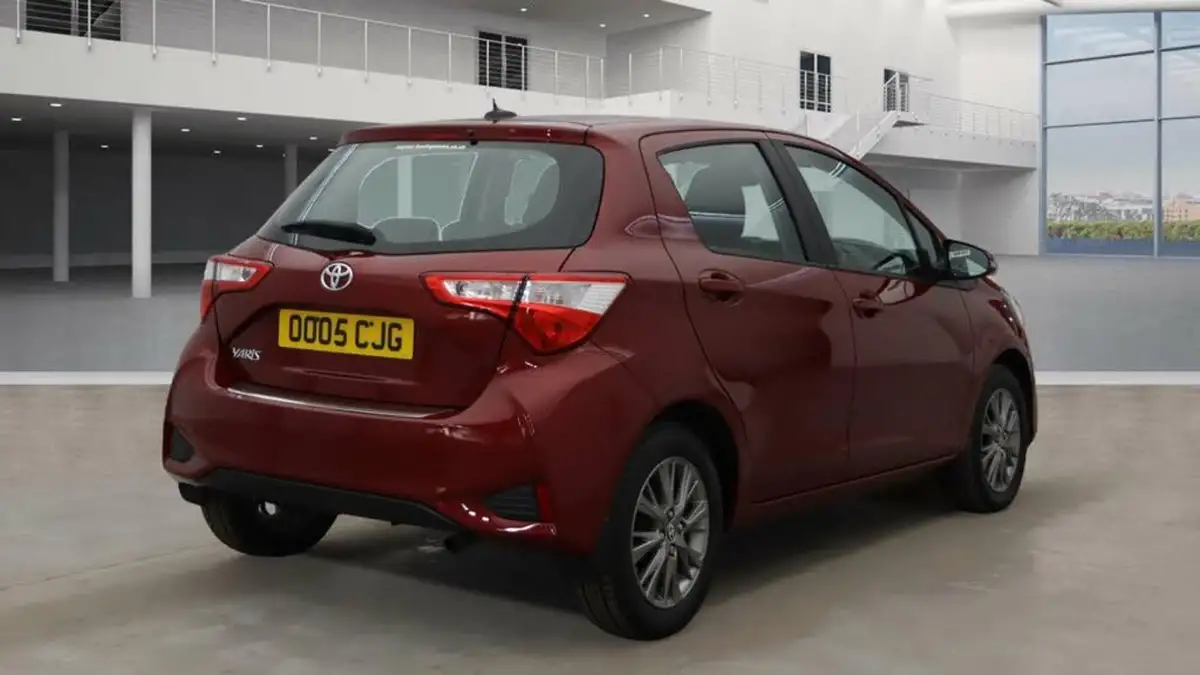 2019-toyota-yaris-15-vvt-i-icon-111bhp-1496cc-big-3