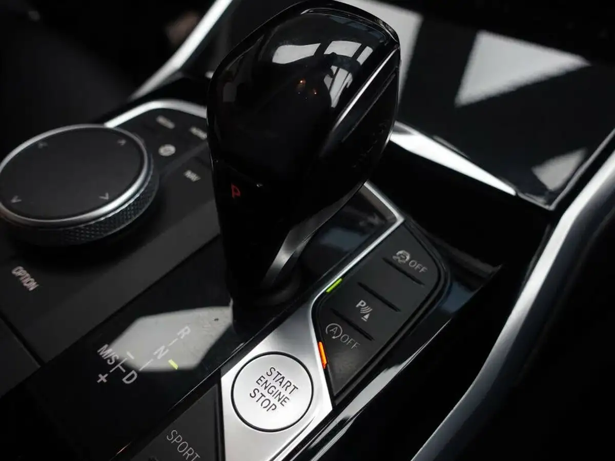 2019-bmw-3-series-big-32