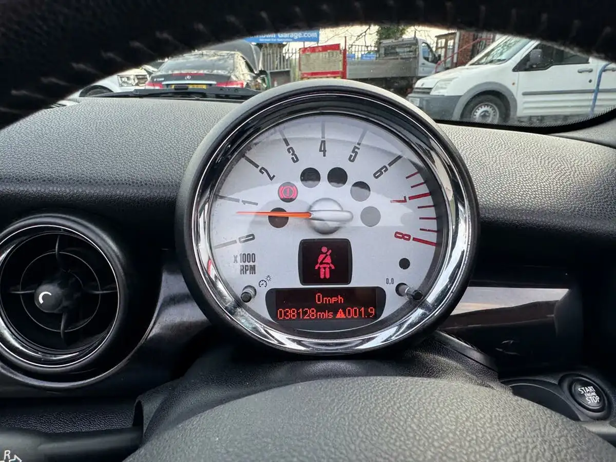 2011-mini-cooper-16-cooper-s-convertible-2d-big-34