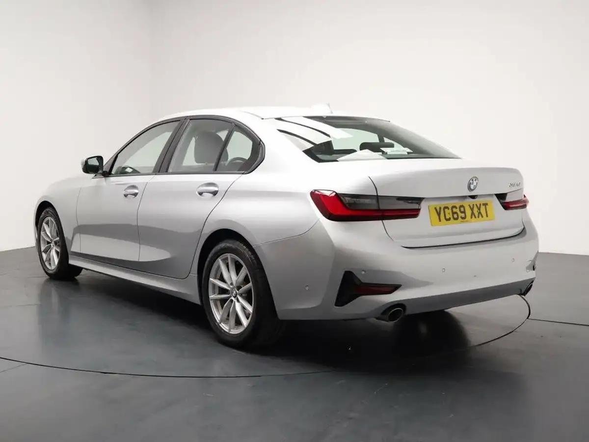 2019-bmw-3-series-big-8