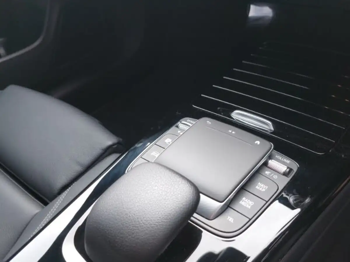 2021-mercedes-benz-cla-13-cla-180-amg-line-premium-coupe-4d-big-16