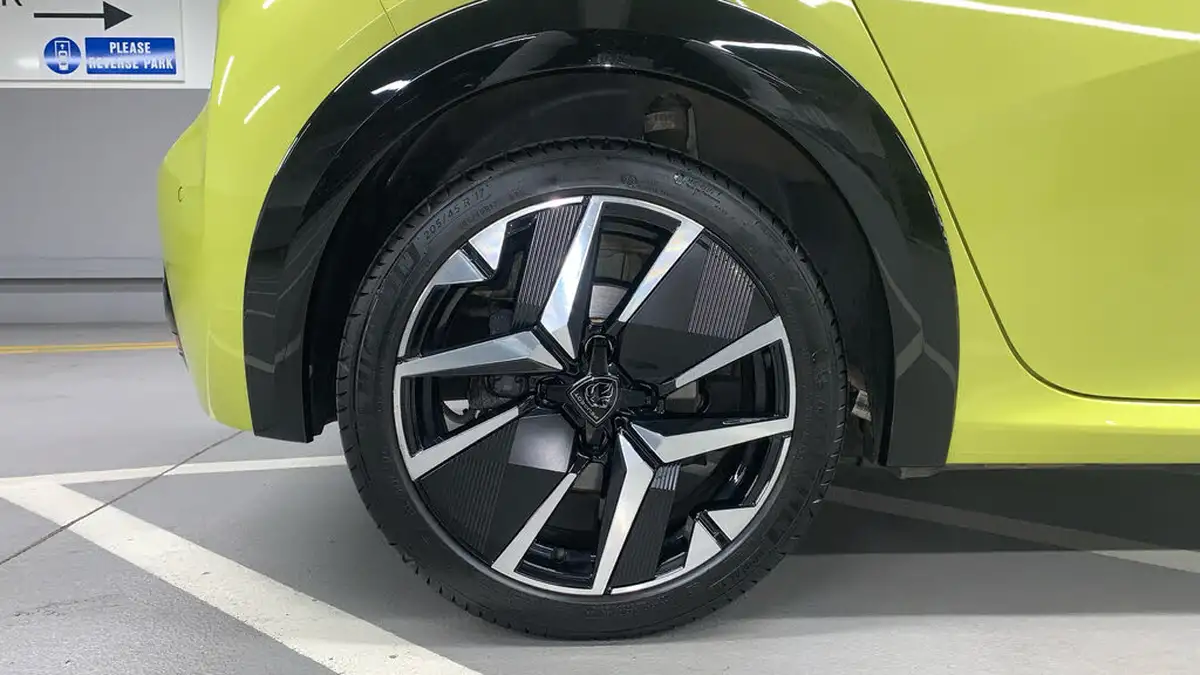 2024-peugeot-208-e-gt-156ps-51kwh-big-15