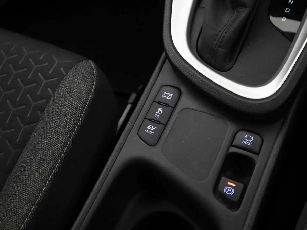 2022-toyota-yaris-15-vvt-i-design-panoramic-roof-big-26